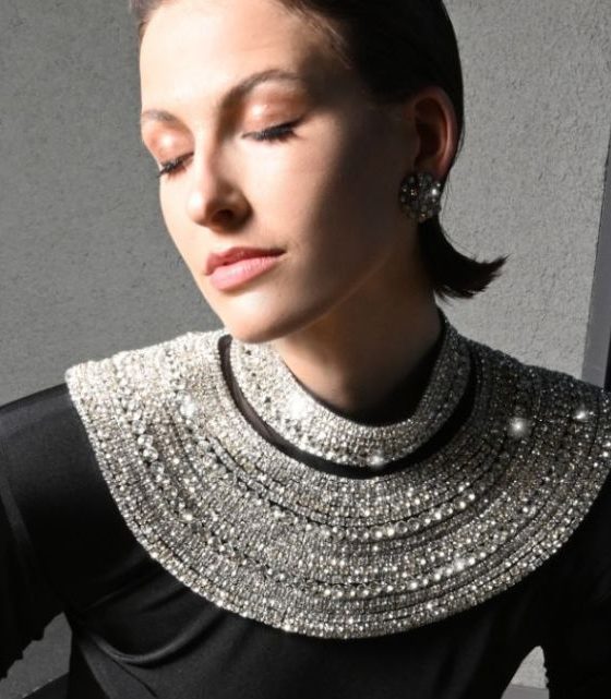 A TOUCH OF EVERYDAY GLAMOUR